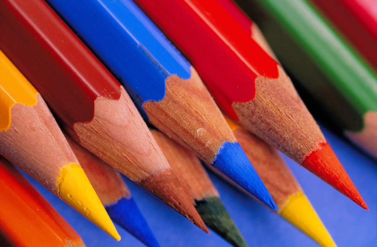 Lápices de colores para dibujo y actividades escolares